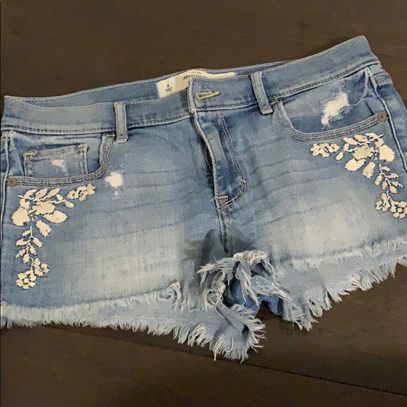 Shorts - Picture 1 of 3